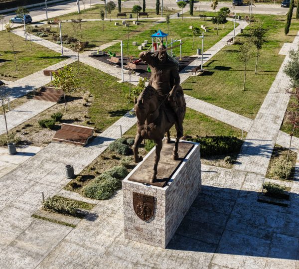 Sheshi Gjergj Kastrioti – Skënderbeu