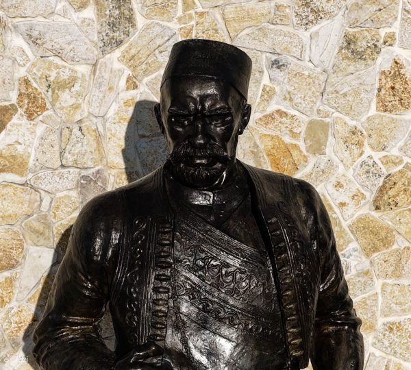 Spomenik Baca Kurti Gjokaj-u u Milješu