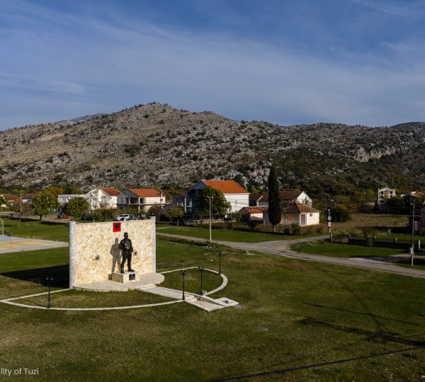 Spomenik Baca Kurti Gjokaj-u u Milješu