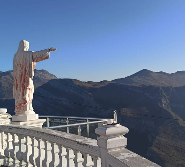 Veliki krst u Delaju / Vidikovac