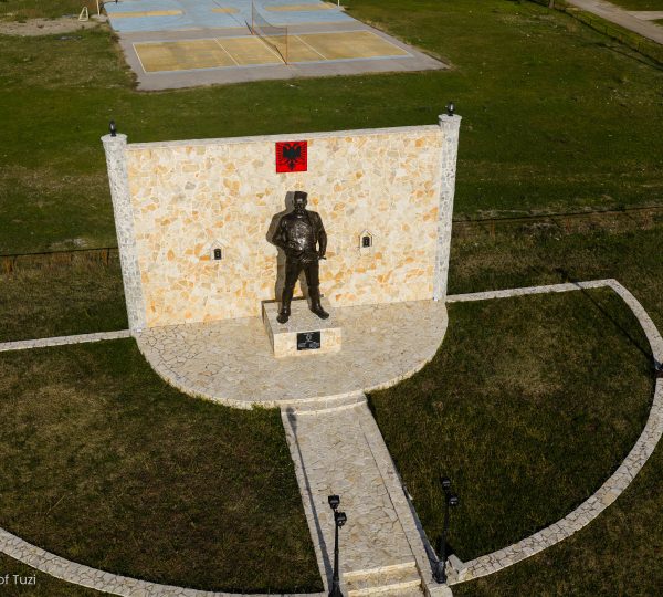 Përmendorja e Baca Kurtit Gjokaj në Milesh